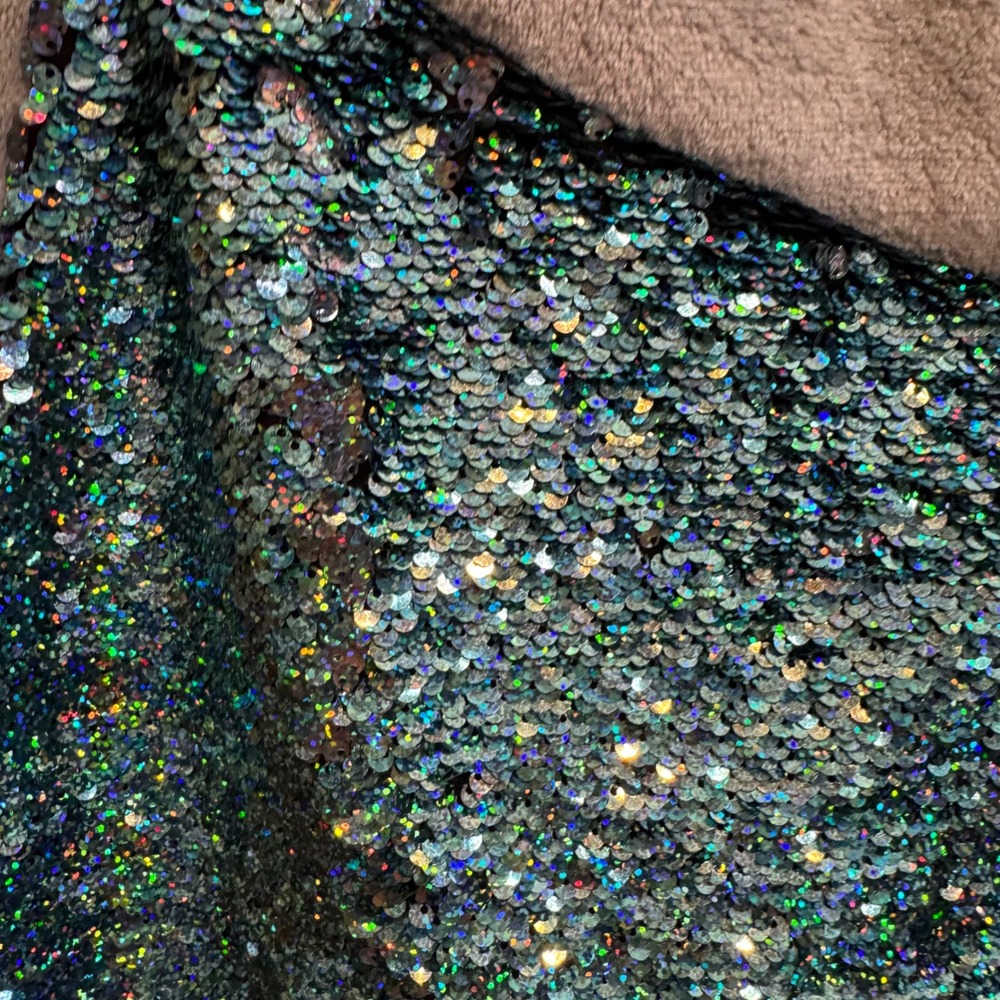 Mermaid Tail Wearable Blanket Grey Plush Fleece Iridescent Sequin Fin Lounger - Picture 6 of 6
